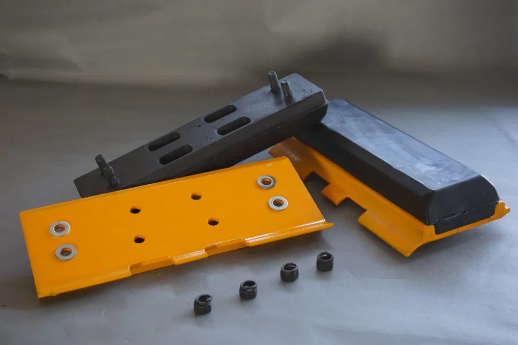 Rubber Pads Embedded Steel Track Plate Bolted on to Steel Track Shoe for Crawler Machine